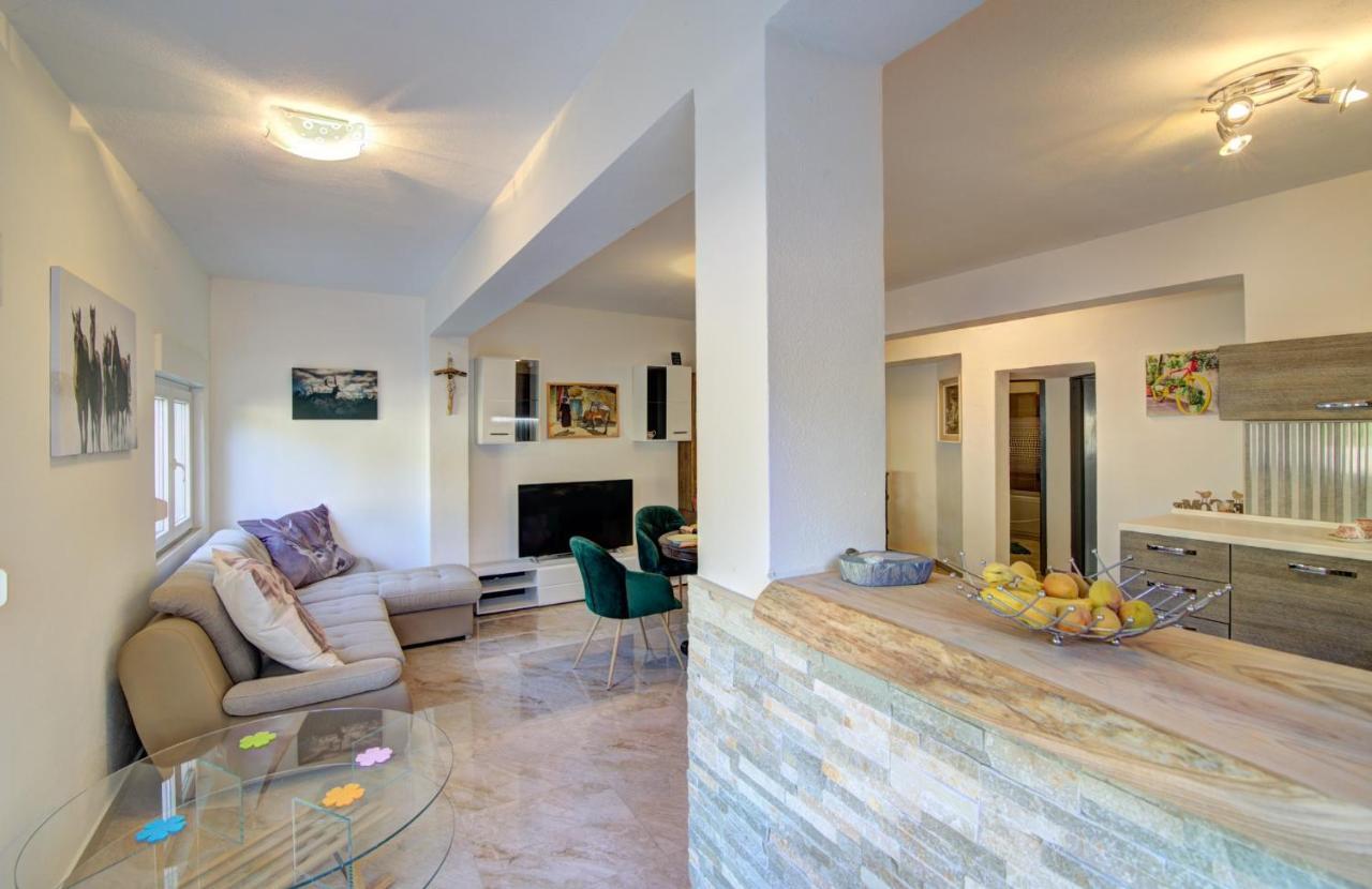 Апартаменты House Of Velebit Adria Сень Экстерьер фото